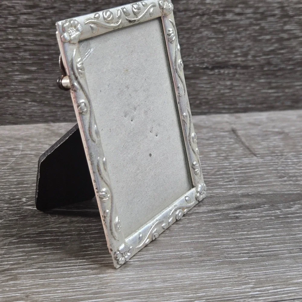 Elsa L Floral Vine Silver Tone 3.5x3 Miniature Desktop Picture Photo Frame
